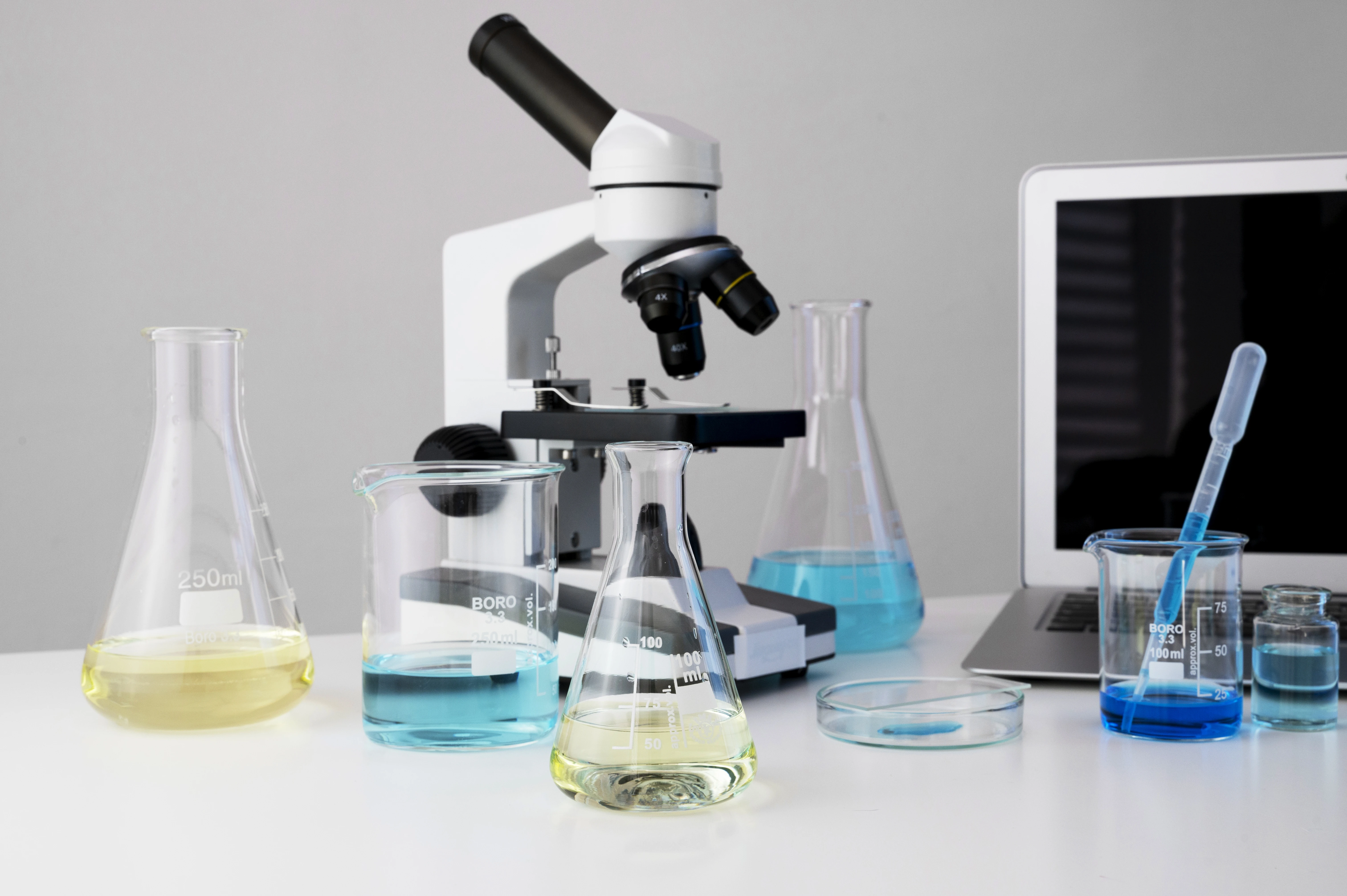 Insumos y reactivos de laboratorio clínico